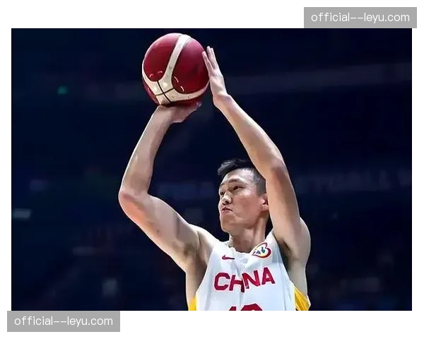 周鹏3分3篮板1助攻老将经验 深圳前锋防守端位置感仍在线